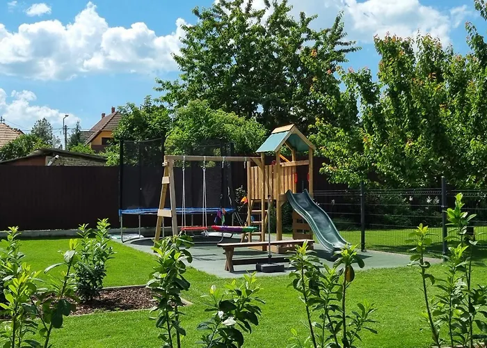 ゲストハウス V53 4*